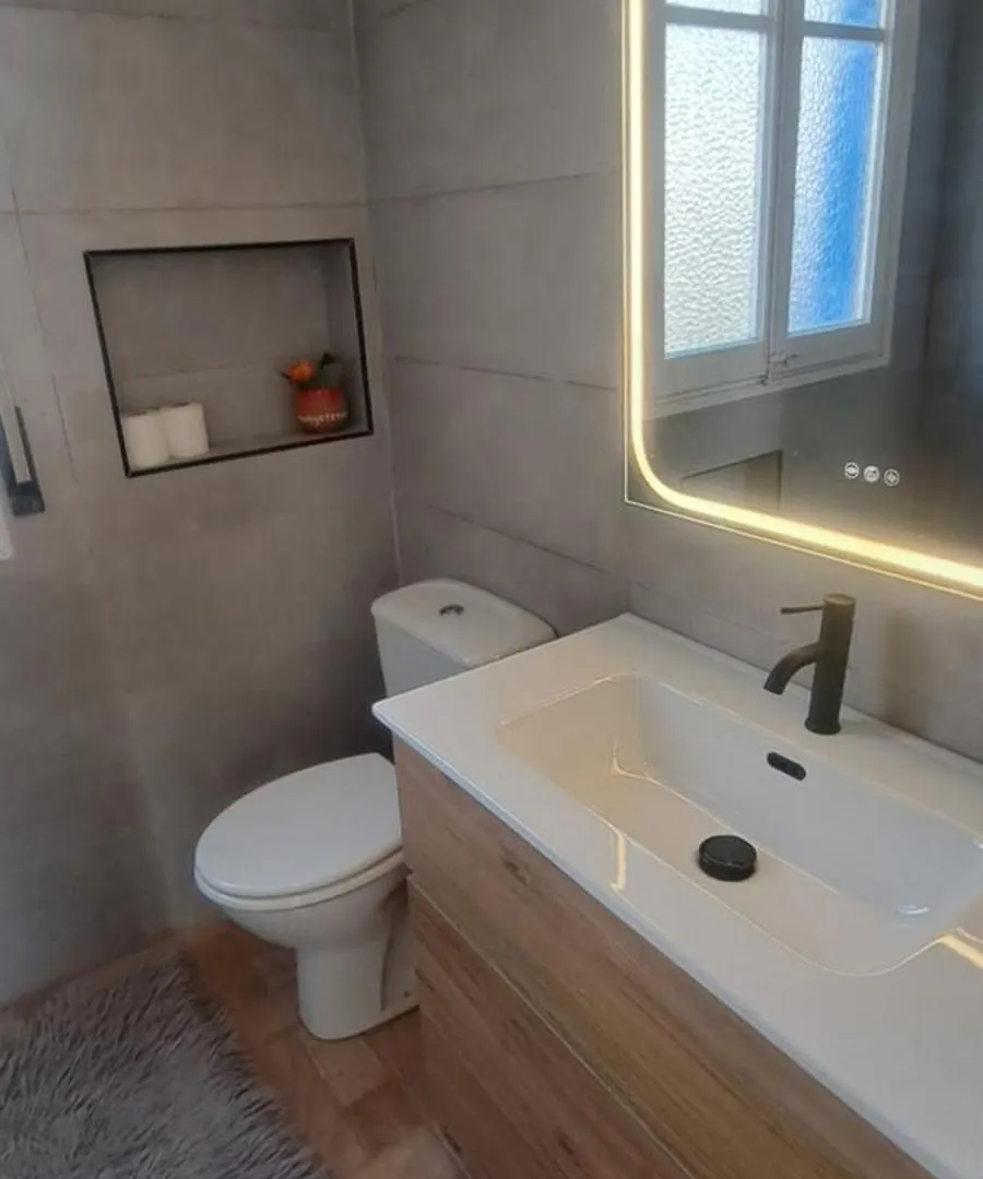 Atenea Room By The Beach - Claire Homes 카스테데펠스 홈스테이